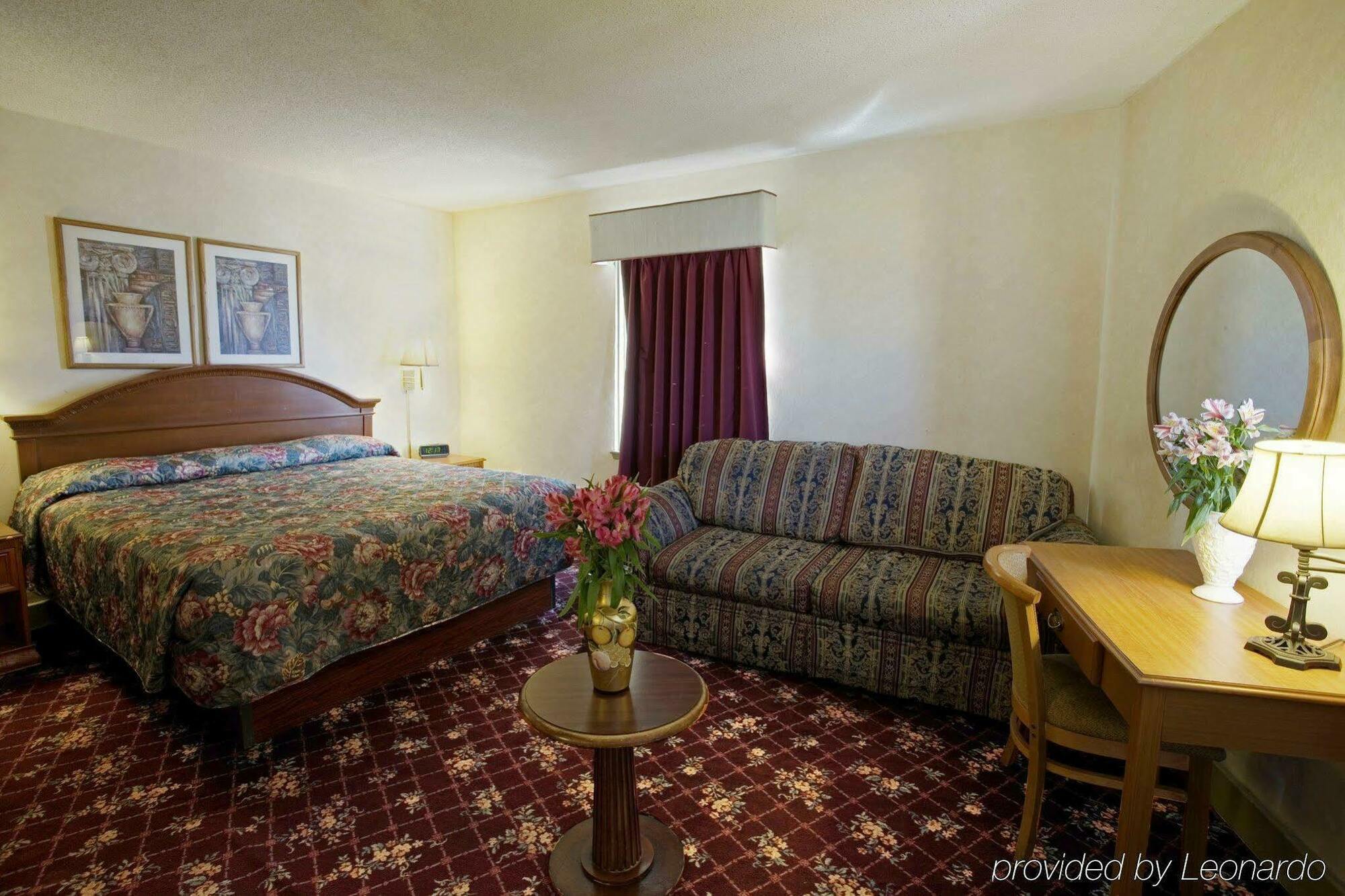 Americas Best Value Inn Dearborn Room photo